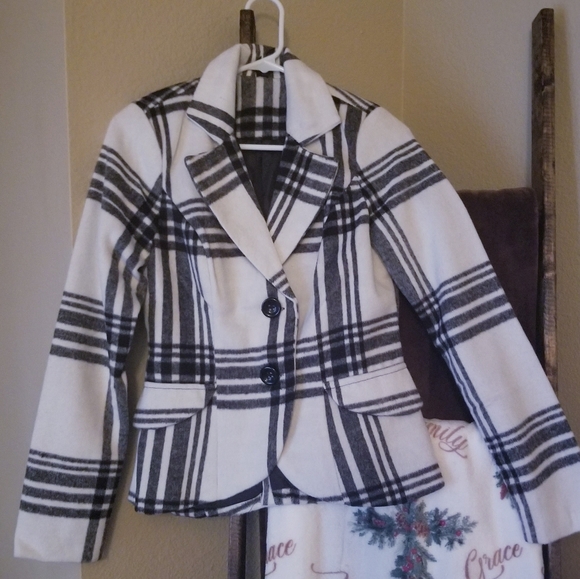 26 International Jackets & Blazers - 🔴Black and White Coat Blazer